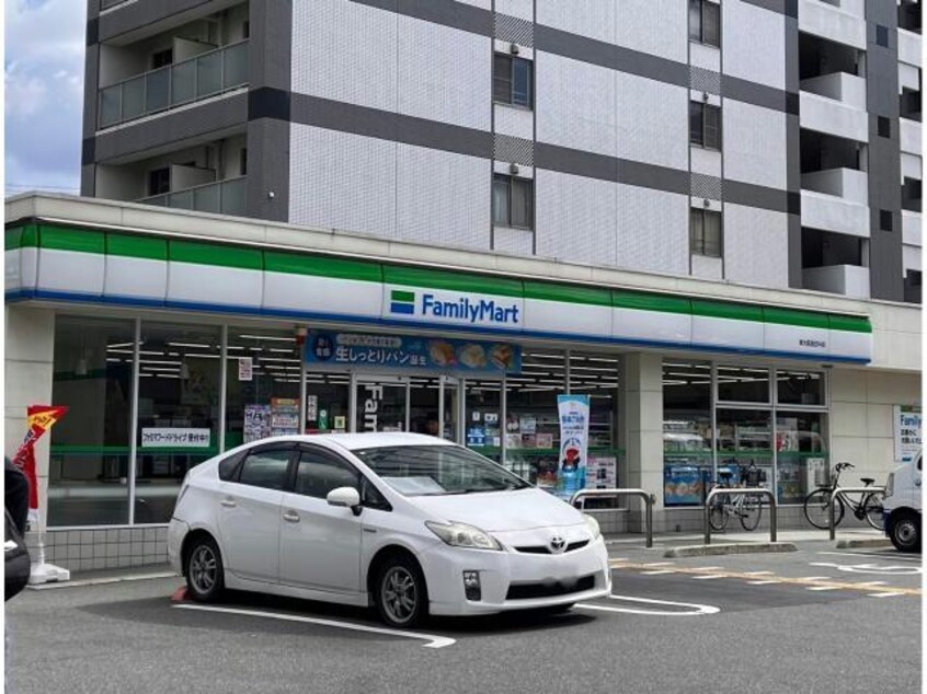 ファミリーマート東大阪長田中店(コンビニ)まで370m ヴァン・ベール