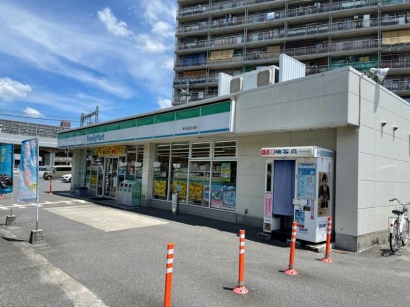 ファミリーマート東大阪瓜生堂店(コンビニ)まで853m ベル・エスポワール