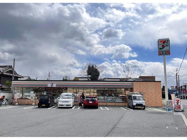 セブンイレブン東大阪長田2丁目店(コンビニ)まで295m フジパレス長田ノース