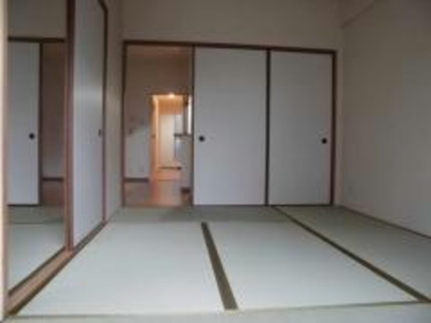  グランドゥール西岡