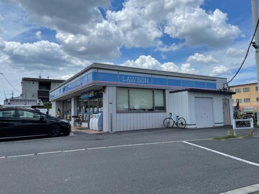 ローソン東大阪若江本町店(コンビニ)まで846m アルヴァーレⅡ