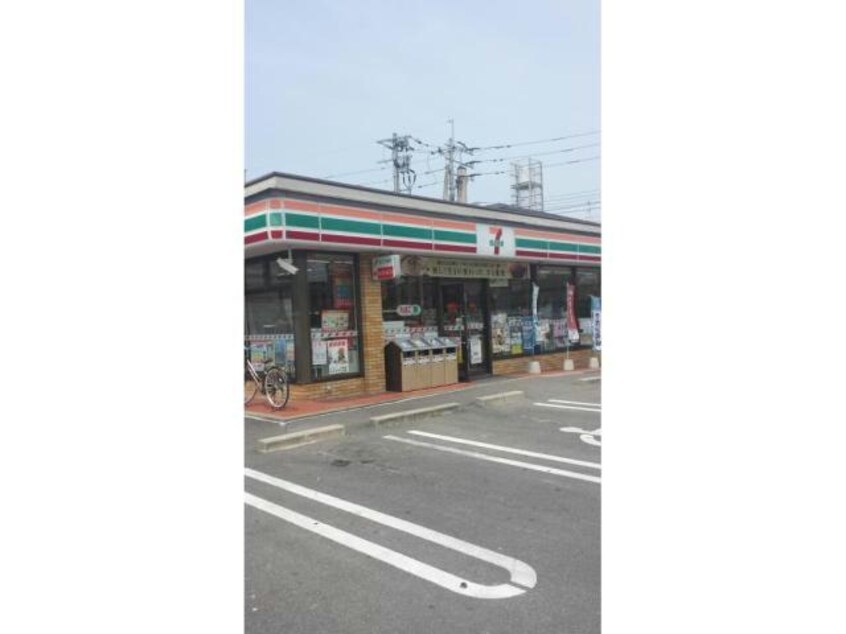 セブンイレブン佐賀医大通り店(コンビニ)まで824m Ｖｉｖｒｅ２１　A棟