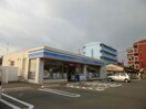 ローソン佐賀大学通り店(コンビニ)まで711m リファレンス佐賀大前