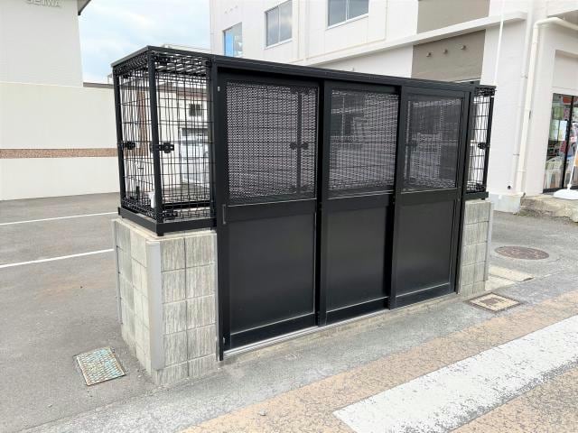 ごみ捨て場 レディアントアーク