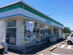 ファミリーマート佐賀多布施店(コンビニ)まで709m ル・フェール多布施Ｂ棟