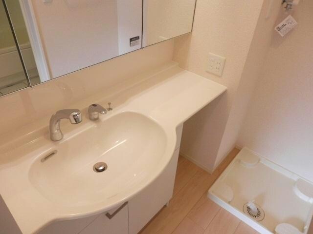  メゾン　ルミエ　Ⅱ