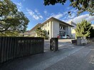 周南市立徳山小学校(小学校)まで1055m ベルシャンブル橋本町