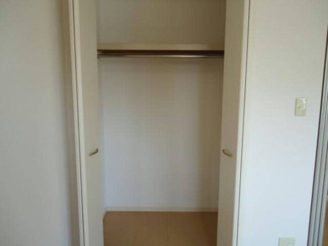 洋室3帖　クローゼット レセンテ松村　A棟