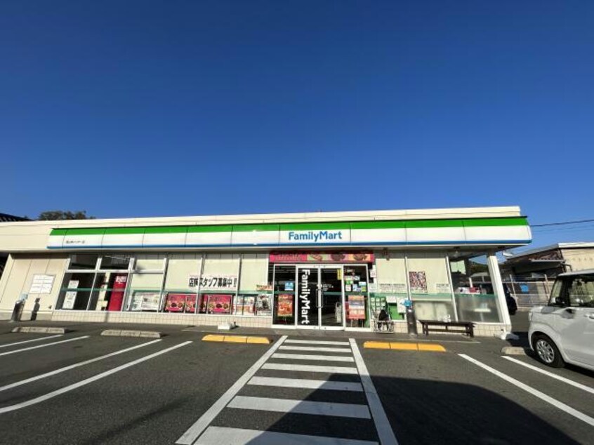 ファミリーマート徳山東インター店(コンビニ)まで716m ラーゴム A