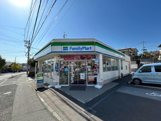 ファミリーマート周南秋月店(コンビニ)まで893m N・T　秋月ーA