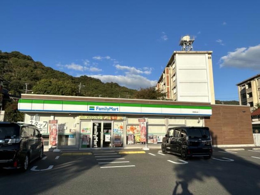 ファミリーマート周南徳山店(コンビニ)まで945m ロジュマンＥＳＴ  B棟