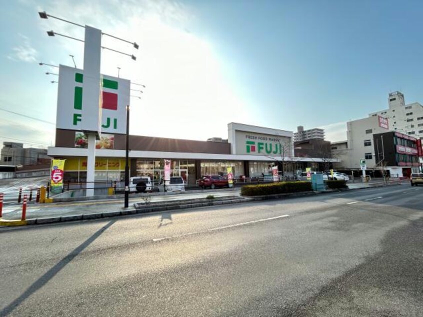 フジ桜馬場店(スーパー)まで486m レジデンス松重