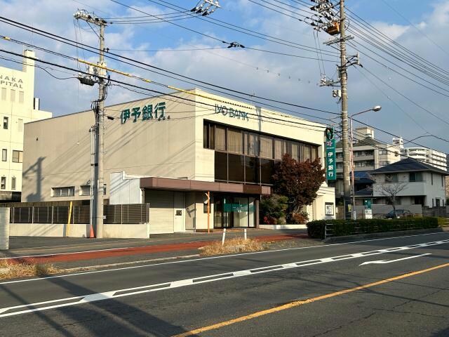 伊予銀行徳山支店(銀行)まで658m 三星河東ハイツ
