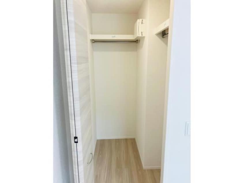 ウォークインクローゼット グランドメゾン城ケ丘