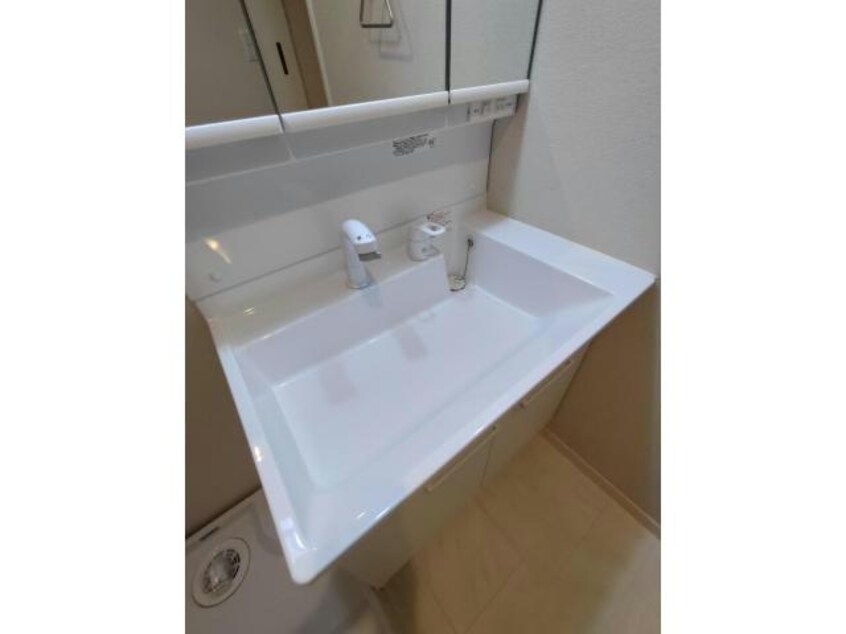 写真は201号です カサ ・エスペランサⅠ