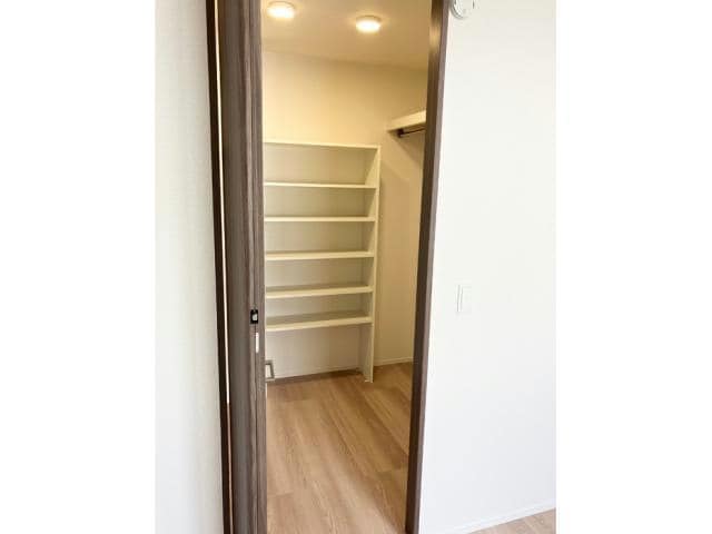 ウォークインクローゼット TORISIA城ケ丘