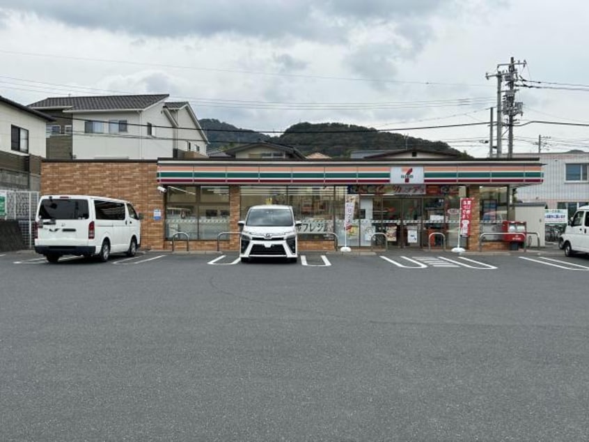 セブンイレブン周南孝田町店(コンビニ)まで638m TORISIA城ケ丘