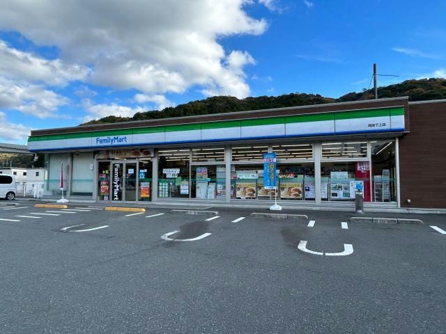 ファミリーマート周南下上店(コンビニ)まで456m ウィステリアＢ