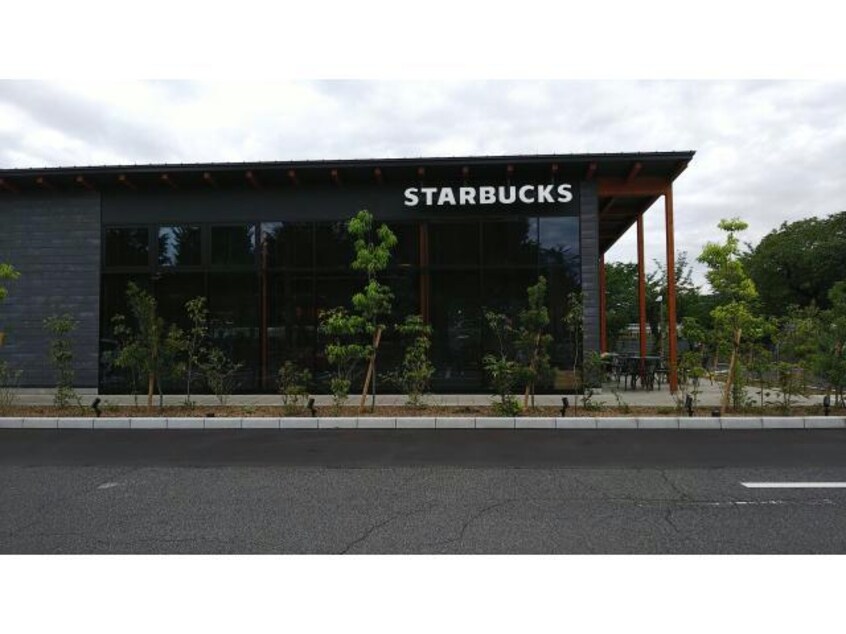 スターバックスコーヒー敷島公園店(その他飲食（ファミレスなど）)まで776m ヴィラたかはし