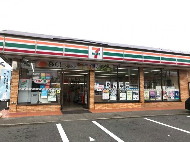 セブンイレブン前橋上小出店(コンビニ)まで666m ヴィラたかはし