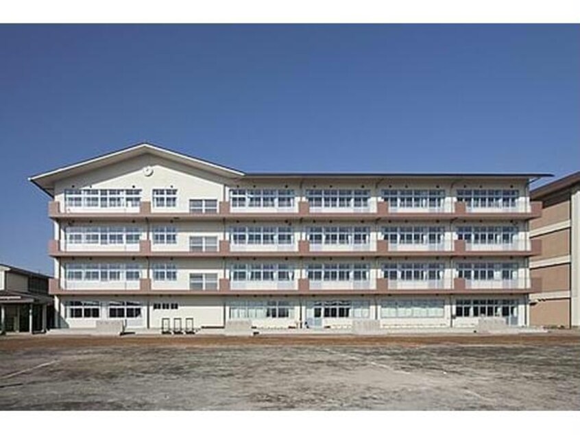 高崎市立中尾中学校(中学校/中等教育学校)まで728m 上越線（群馬県内）/高崎問屋町駅 徒歩10分 2階 築19年