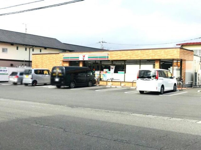 セブンイレブン高崎井野けやき通り店(コンビニ)まで913m 上越線（群馬県内）/高崎問屋町駅 徒歩10分 1階 築19年