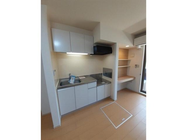  上越線（群馬県内）/井野駅 徒歩10分 1階 築10年