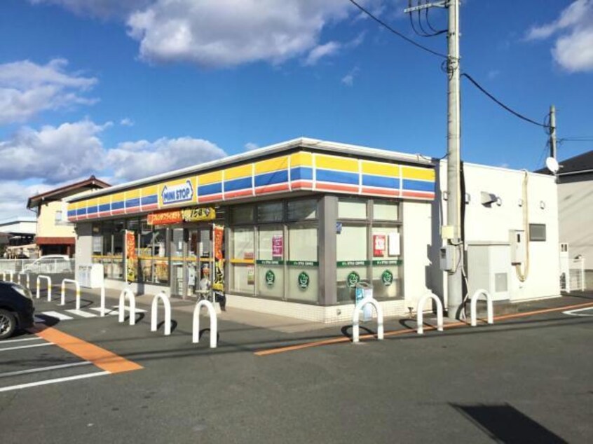 ミニストップ前橋下新田店(コンビニ)まで720m 上越線（群馬県内）/新前橋駅 徒歩35分 1階 築1年