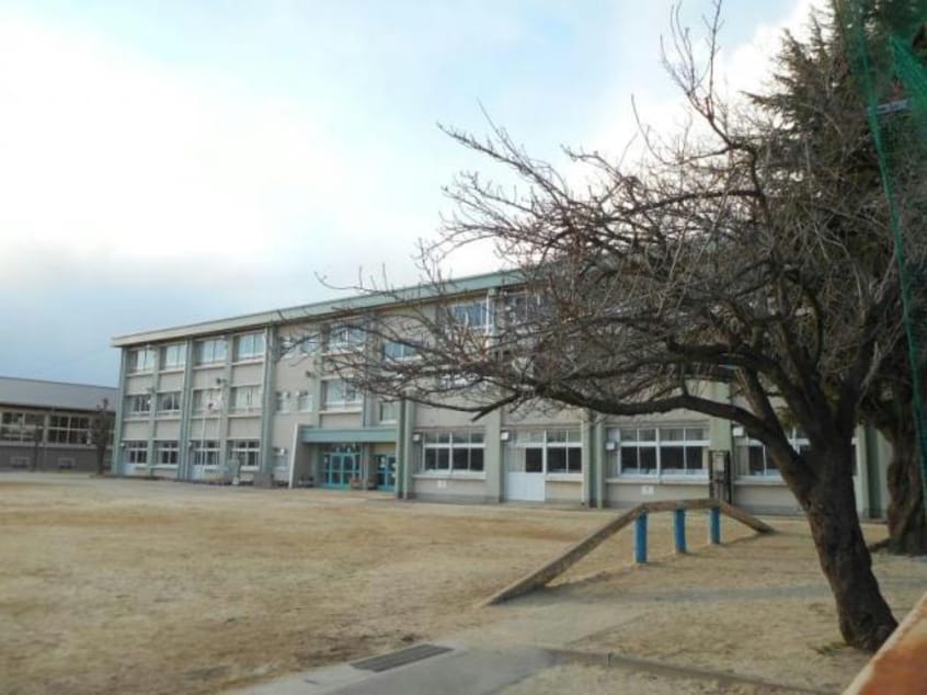 前橋市立大利根小学校(小学校)まで445m ヴァンヴェール・前橋Ⅴ