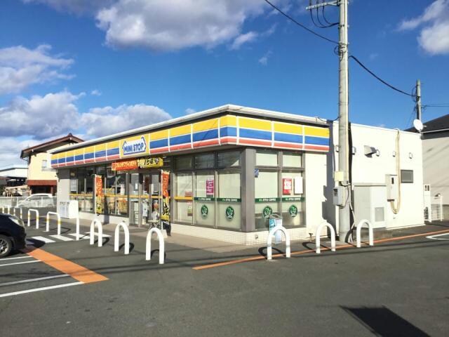 ミニストップ前橋下新田店(コンビニ)まで695m 上越線（群馬県内）/新前橋駅 徒歩41分 2階 築24年