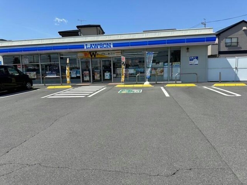 ローソン群馬町棟高店(コンビニ)まで561m ベルネーレ