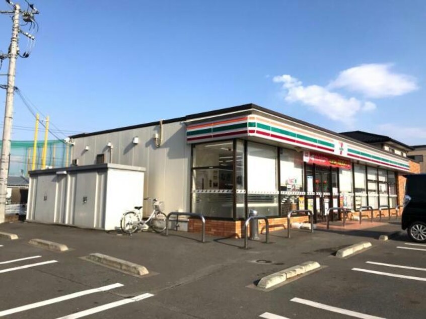 セブンイレブン前橋三俣3丁目店(コンビニ)まで391m アーバンシティ　Ⅱ