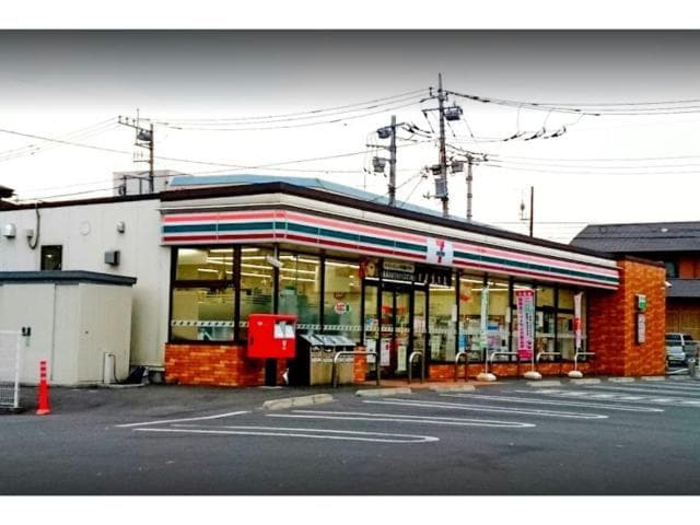 セブンイレブン前橋城東町店(コンビニ)まで533m メゾンリファインＳ