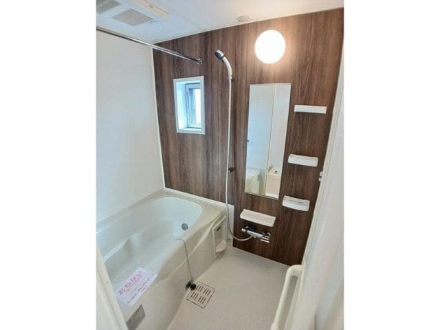  ネオ　ファミール