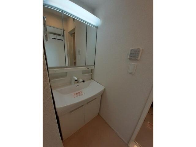  ネオ　ファミール