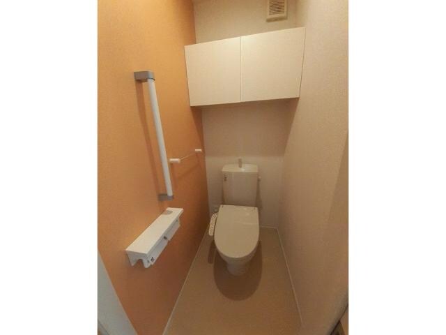  ネオ　ファミール