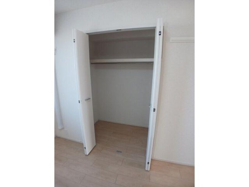  ネオ　ファミール