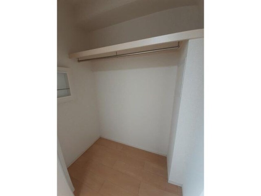  ネオ　ファミール