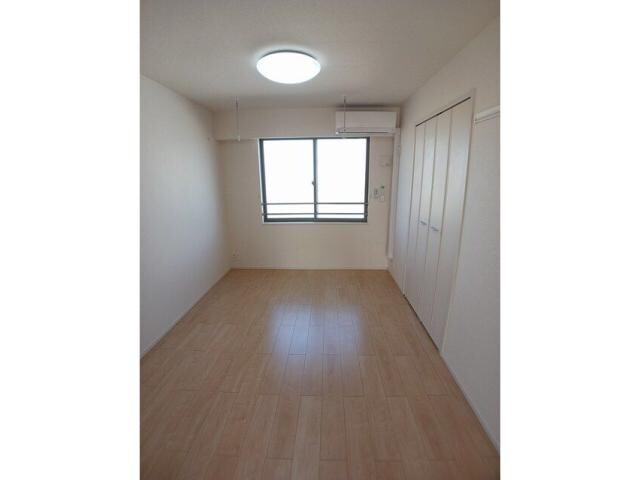  ネオ　ファミール