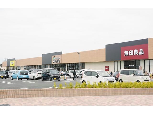 ココルンシティまえばし(ショッピングセンター/アウトレットモール)まで618m ユアメゾン　神楽