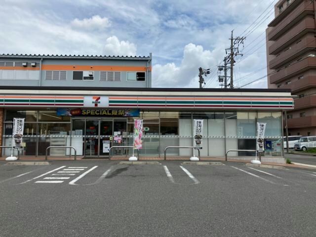セブンイレブン名古屋川西通店(コンビニ)まで376m レジデンスタナカ