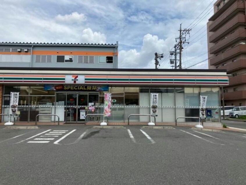 セブンイレブン名古屋川西通店(コンビニ)まで376m レジデンスタナカ