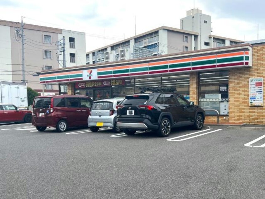 セブンイレブン名古屋宝生団地前店(コンビニ)まで151m ヴェルデュール中割