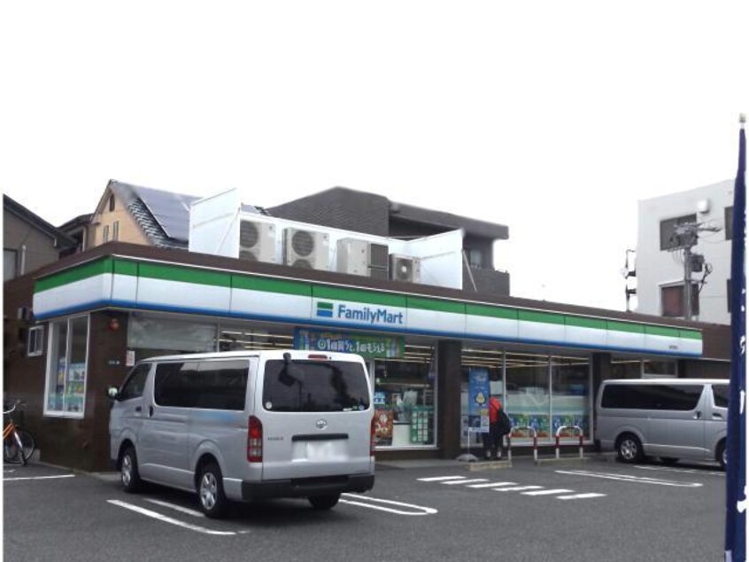 ファミリーマート辰巳町店(コンビニ)まで640m S-RESIDENCE東海通