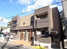 エム　プレイスの外観