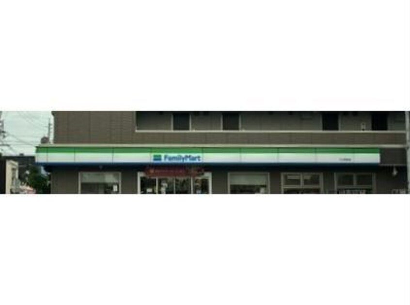 ファミリーマート大江駅前店(コンビニ)まで174m BELLE ROSE大江 EAST(B棟)