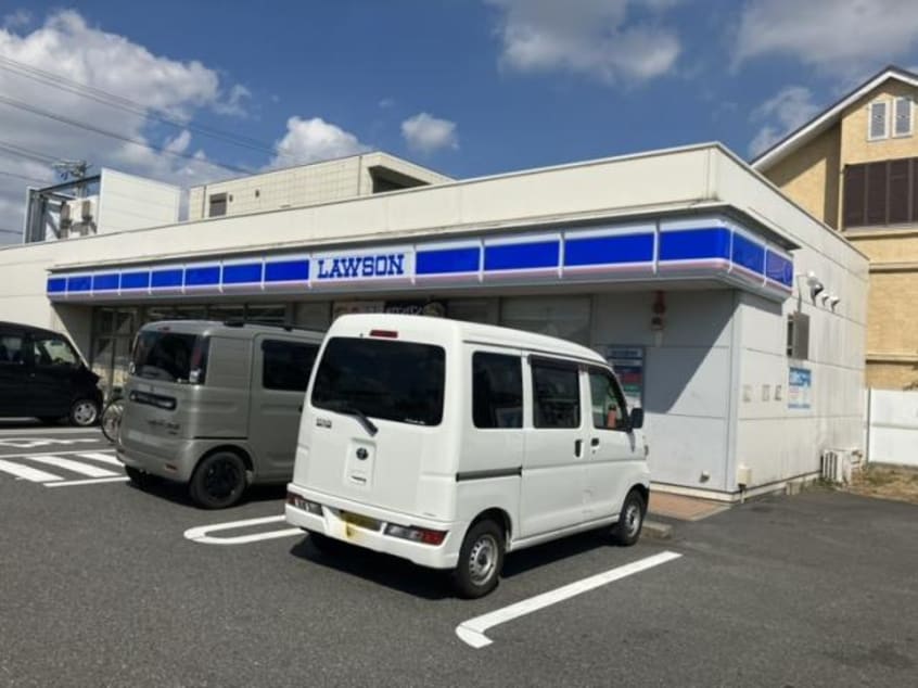 ローソン中川東中島店(コンビニ)まで366m グランドール正徳