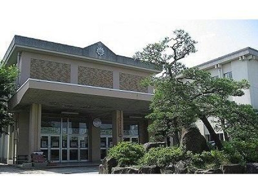 住吉小学校(小学校)まで450m メゾン　ド　リアンK