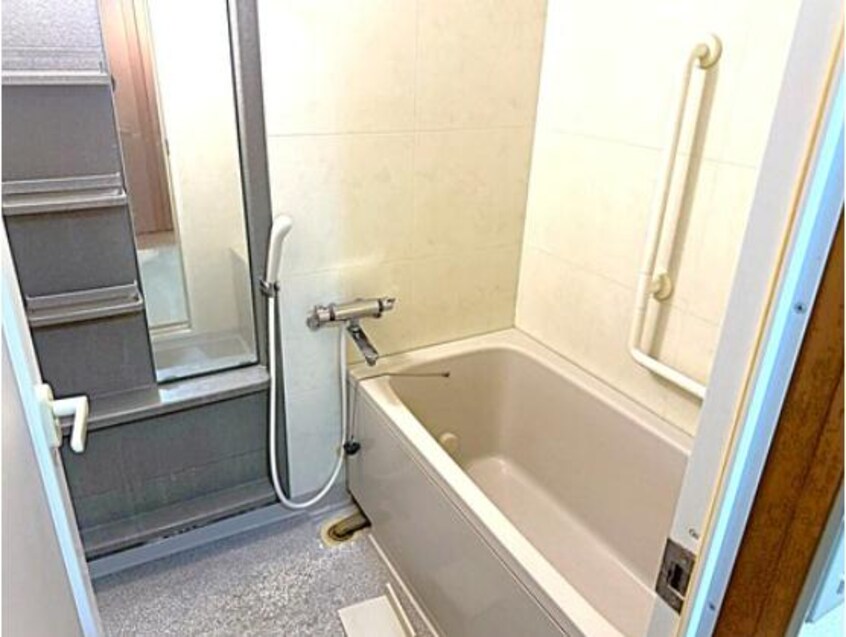  サーバス旗ヶ崎　