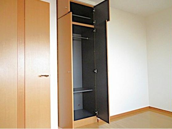  サーバス旗ヶ崎　